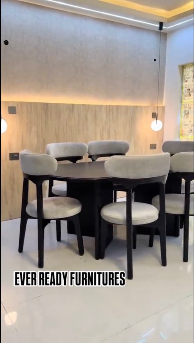 Onyx Round Dining Set